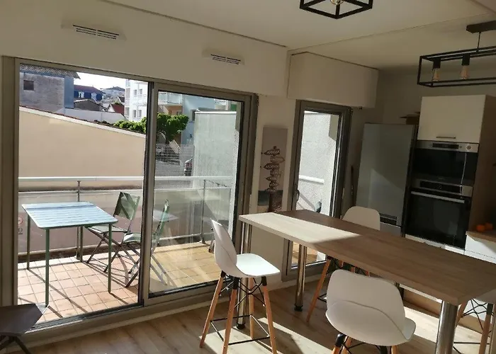 T2 44m2 hyper centre, vélos, parking et grand balcon English spoken