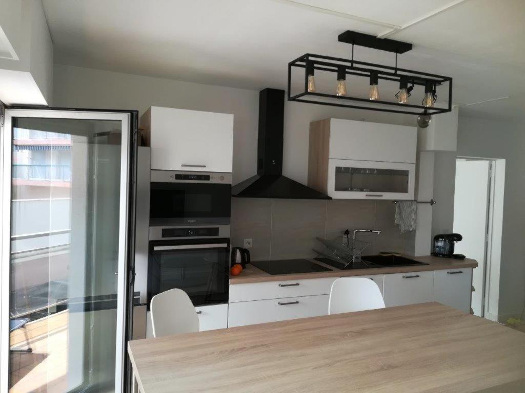 T2 44m2 Hyper Centre, Vélos, Parking Et Grand Balcon English Spoken Arcachon