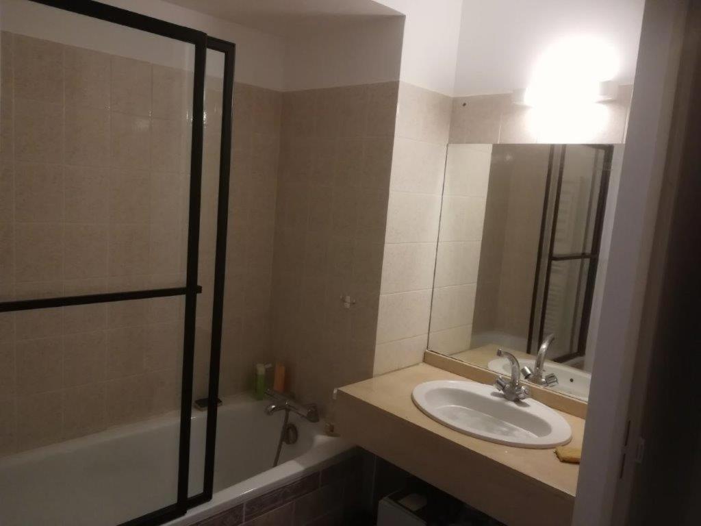 T2 44m2 Hyper Centre, Vélos, Parking Et Grand Balcon English Spoken