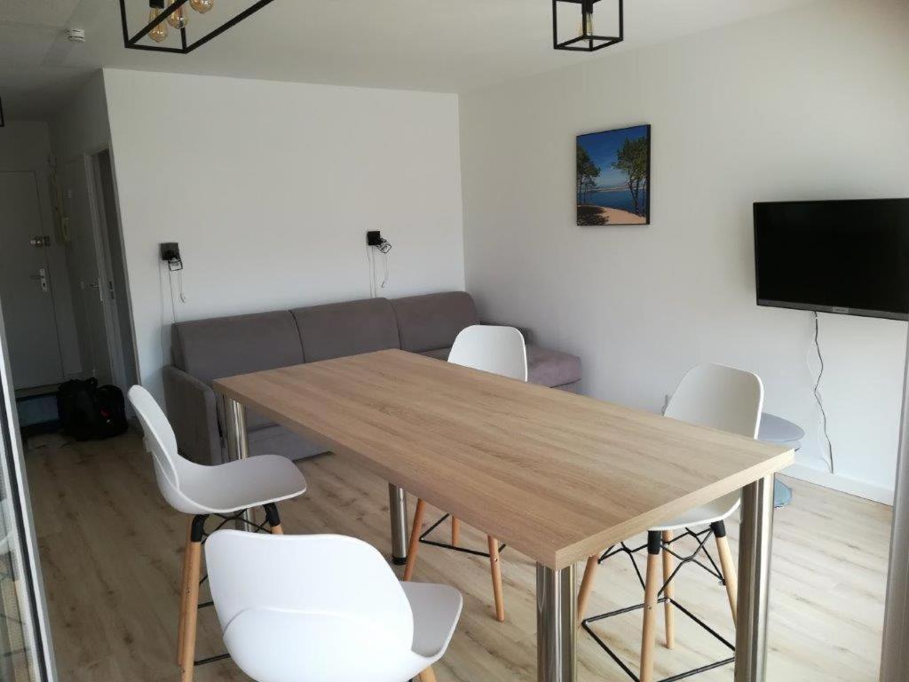 T2 44m2 Hyper Centre, Vélos, Parking Et Grand Balcon English Spoken Arcachon