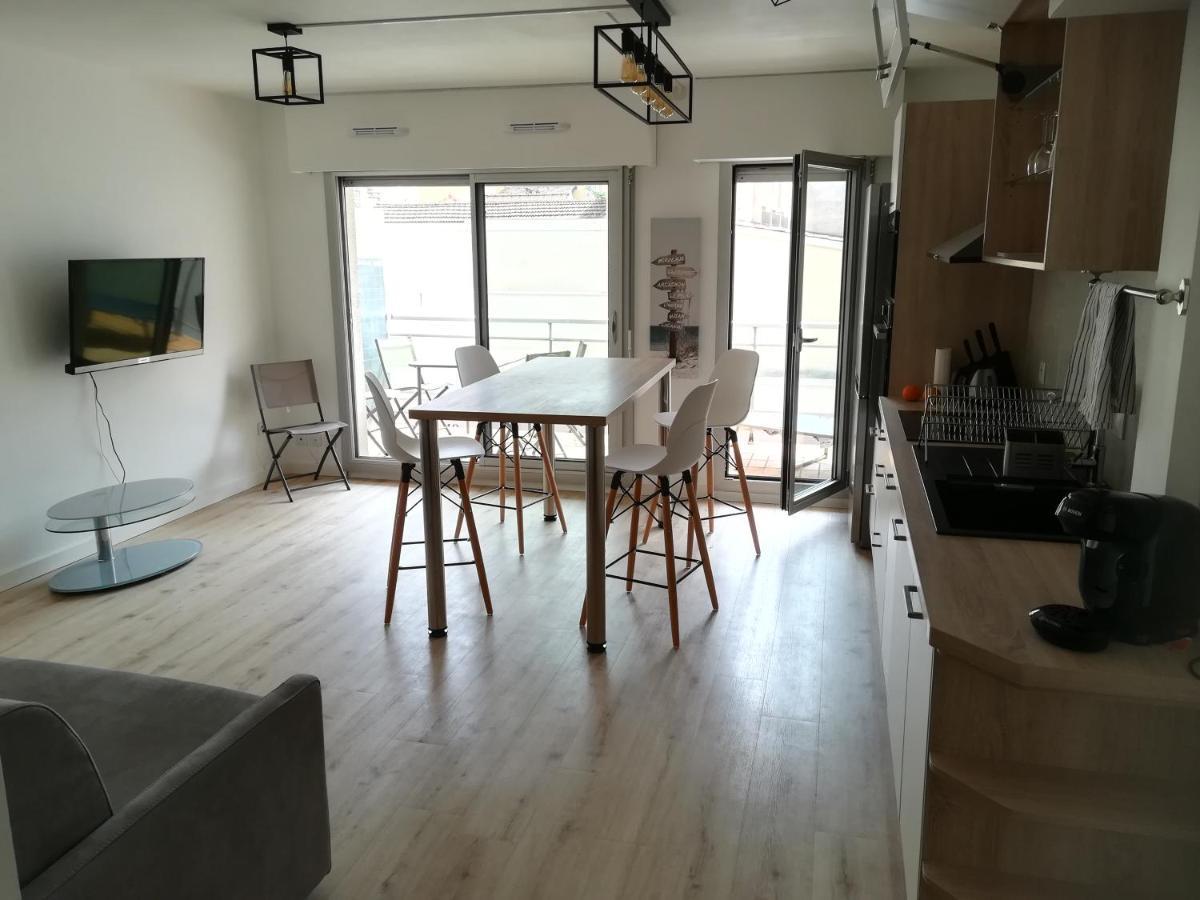 T2 44m2 Hyper Centre, Vélos, Parking Et Grand Balcon English Spoken
